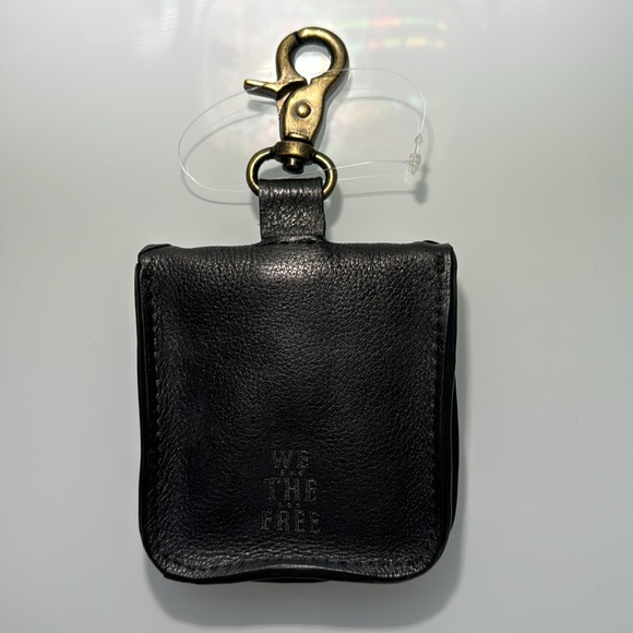 We The Free Boone Black Leather Pouch with Clip - Picture 5 of 9